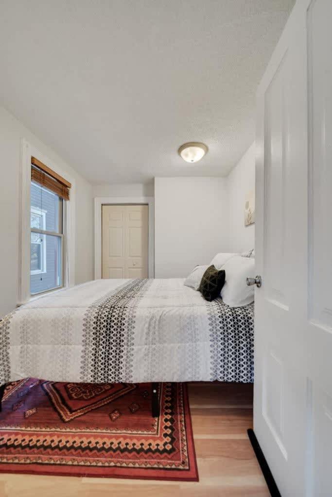 City Oasis Awaits Cozy Dt Home With Hot Tub Vikings Minneapolis Exterior photo