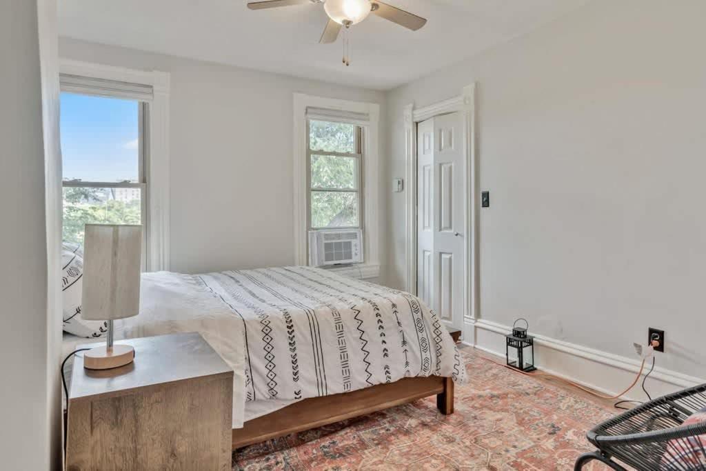 City Oasis Awaits Cozy Dt Home With Hot Tub Vikings Minneapolis Exterior photo