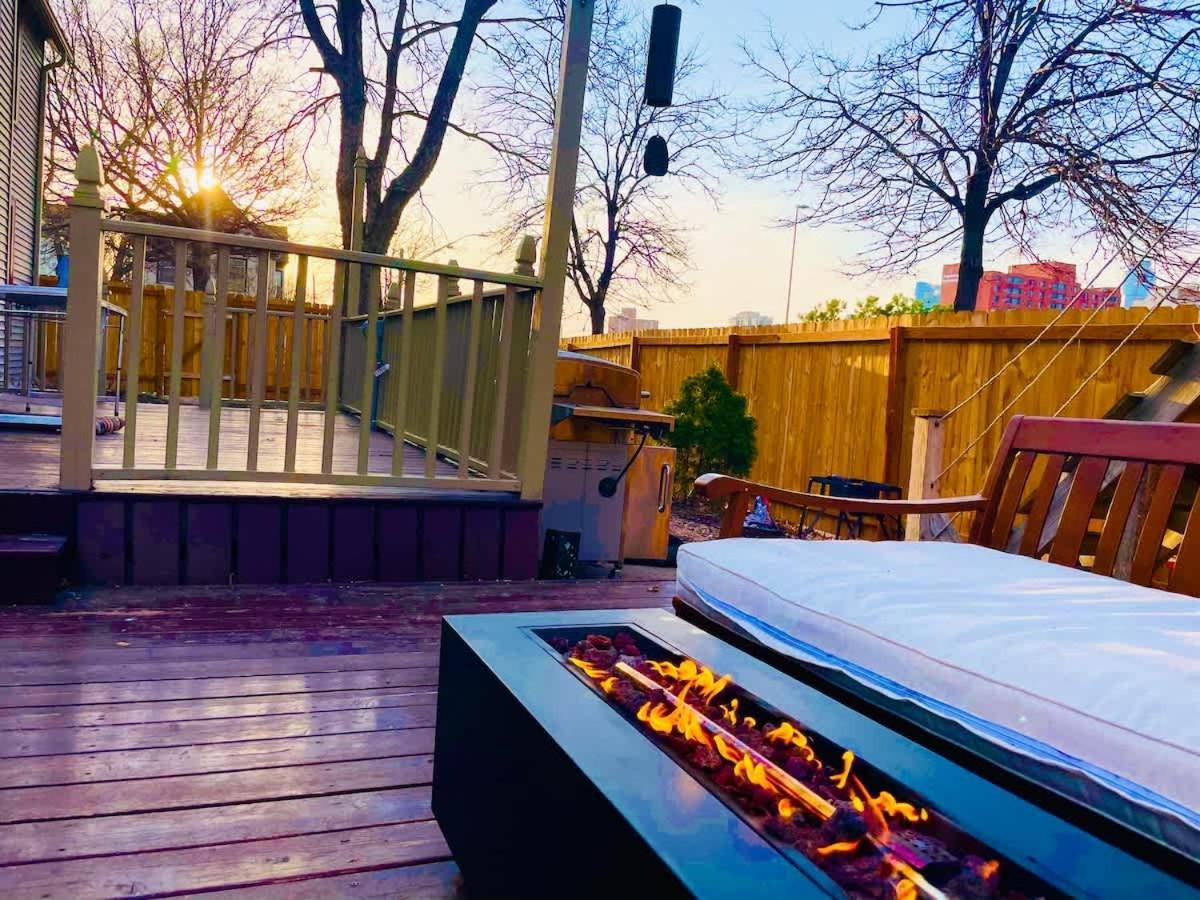 City Oasis Awaits Cozy Dt Home With Hot Tub Vikings Minneapolis Exterior photo